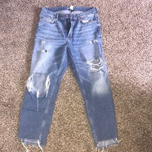 High waisted destroyed straight leg crop jeans